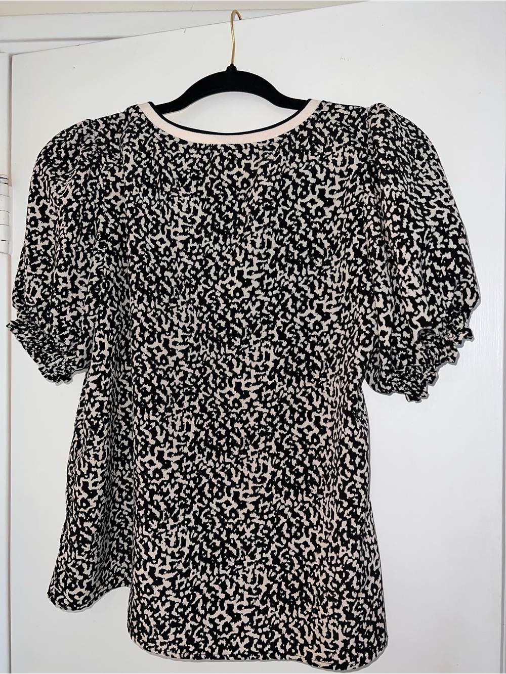 THML Black and Cream Abstract Puff Sleeve Top - Picture 2 of 3